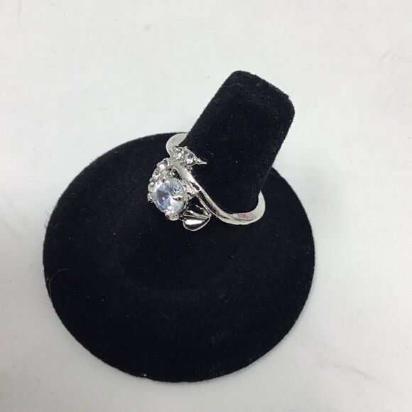 Brilliant Round CZ In Leaf Wrap Setting (H15) - Picture 4 of 5